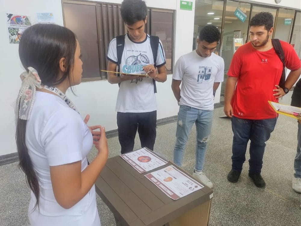 Estudiantes universitarios se capacitan para proteger su salud renal imagen de la publicación