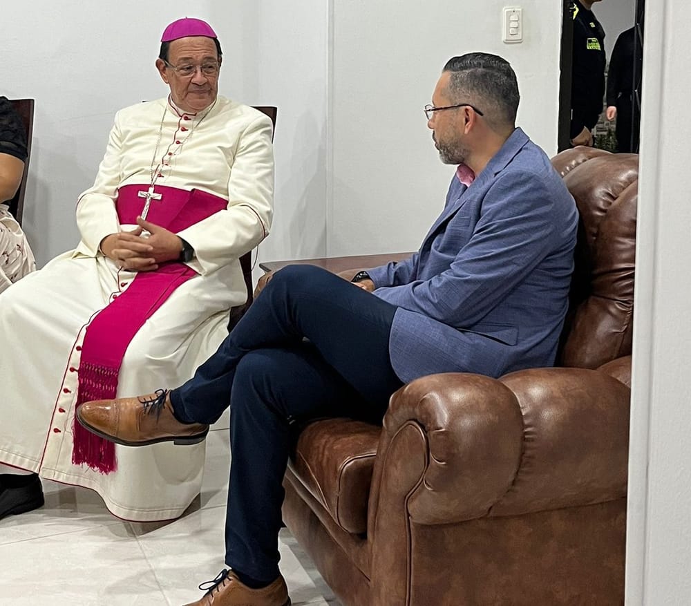 Alcalde Beltrán y Monseñor Rueda unidos por avance de Bucaramanga imagen de la publicación