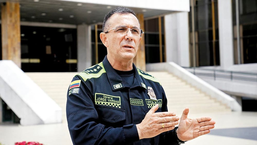 Libro del General ® Jorge Luis Vargas sobre momentos gloriosos del Ejército y la Policía Nacional imagen de la publicación