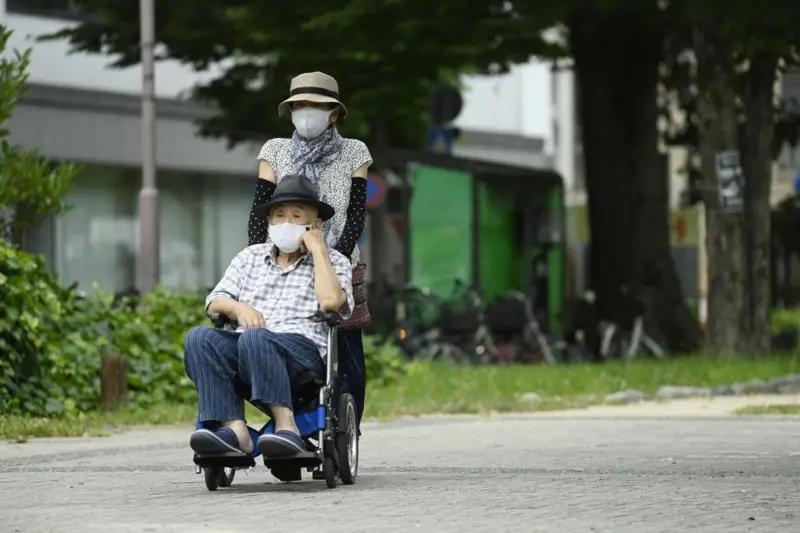Fabricantes de pañales en Japón y no harán para bebés y se concentrarán en adultos mayores imagen de la publicación