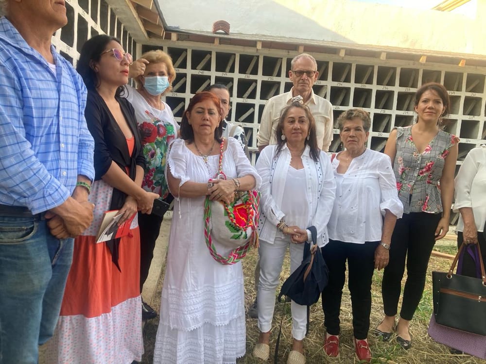 Volvieron las cenizas del escritor y poeta RAMIRO LAGOS CASTRO a Colombia imagen de la publicación