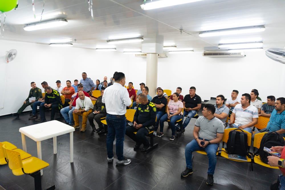 Gobierno de Barrancabermeja se reunió con propietarios de tiendas para fortalecer la seguridad imagen de la publicación