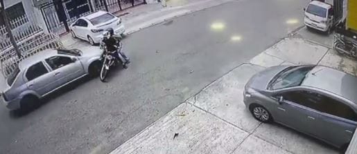 Conductor abandonó a su suerte a motorizados que arrolló en Bucaramanga imagen de la publicación