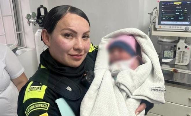 Policía rescata a bebé abandonada en ciclorruta de Bogotá imagen de la publicación