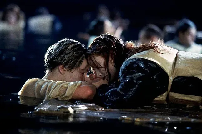 La fortuna por la que se vendió la tabla en la que Rose vio morir a Jack en Titanic imagen de la publicación
