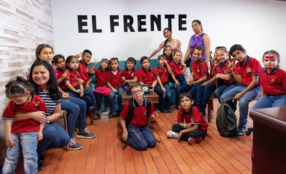 Institución Educativa Rural Vijagual en gentil visita a Periodico EL FRENTE imagen de la publicación