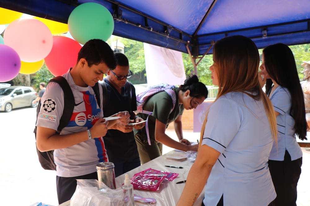¡Alerta! 'La vida es corta y vapear la acorta' campaña en el Día Mundial de la Voz imagen de la publicación