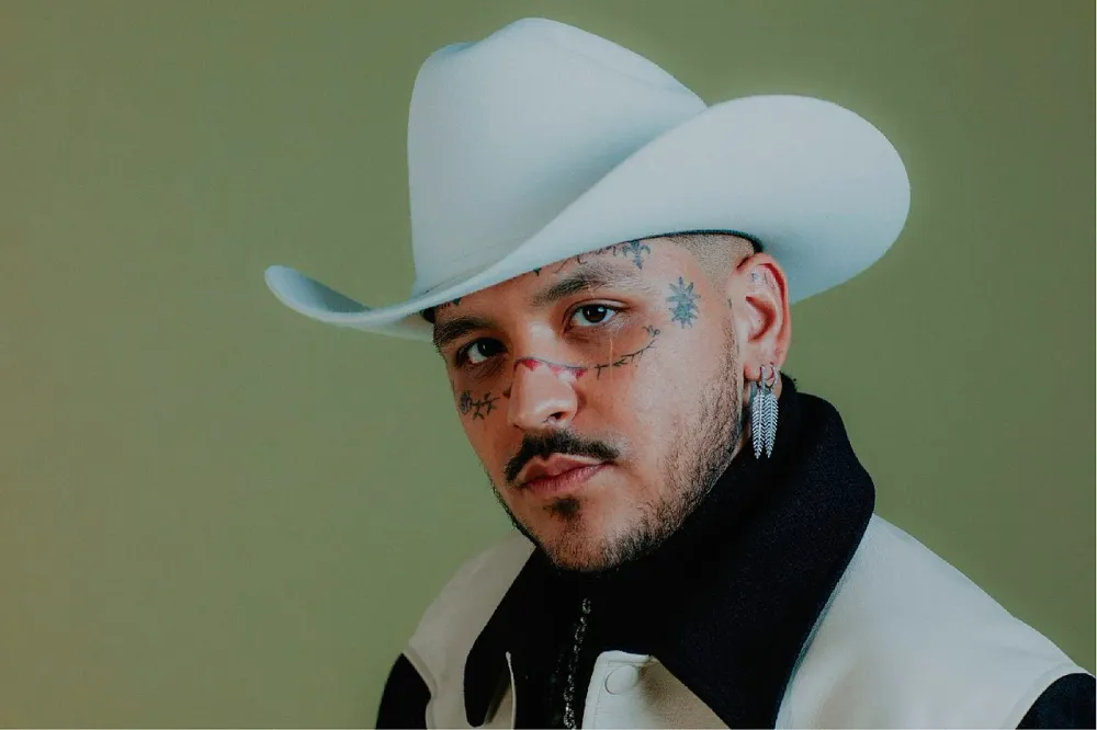 La nueva dentadura de diamantes de Christian Nodal imagen de la publicación