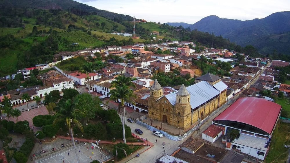Alcaldesa de Matanza celebró proyecto de placa huella en la vereda Santa Martha imagen de la publicación