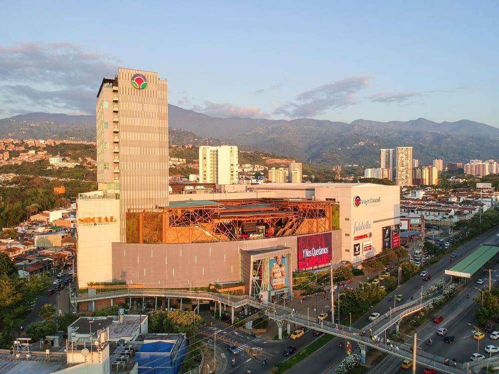 Centro Comercial Parque Caracolí se alista para un año de crecimiento y desarrollo imagen de la publicación