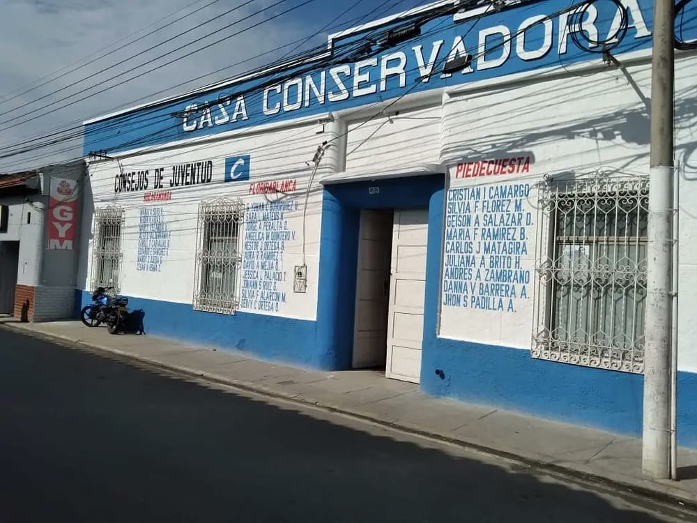 Reunión de exparlamentarios en la Casa Conservadora de Bucaramanga imagen de la publicación