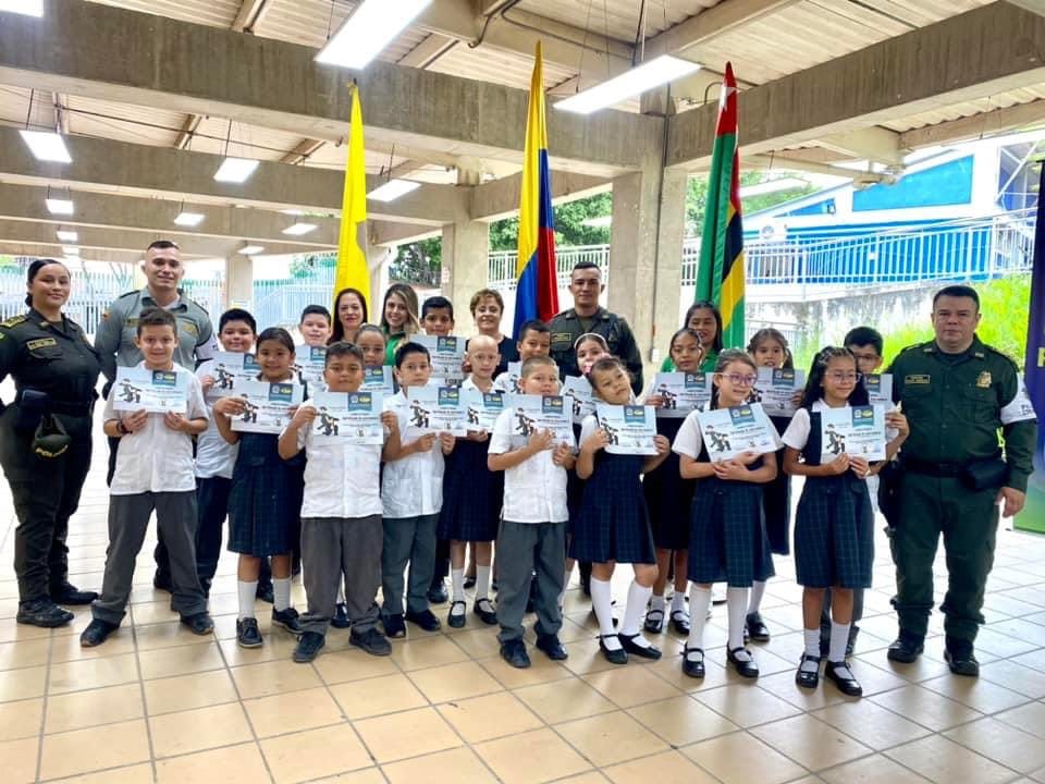 Estudiantes de Girón finalizan programa 'Five' contra el consumo de drogas imagen de la publicación