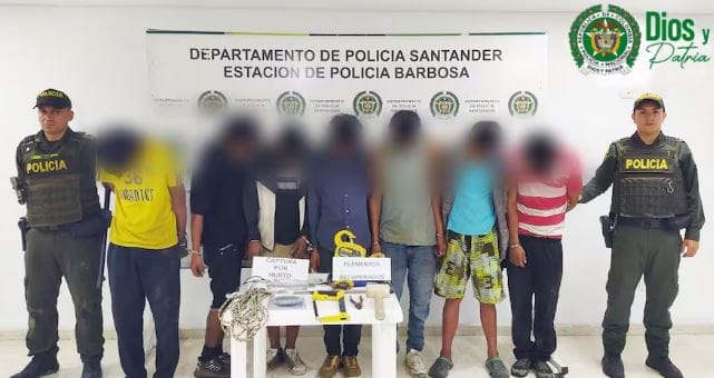 Pandilla de menores fue sorprendida robando una iglesia en Barbosa imagen de la publicación