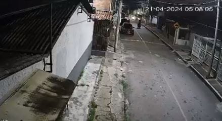 Motoladrones se aprovecharon de un abuelito en La Cumbre imagen de la publicación