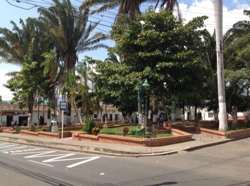 Hay cierres viales en Piedecuesta por obras en el Parque Uribe Uribe imagen de la publicación