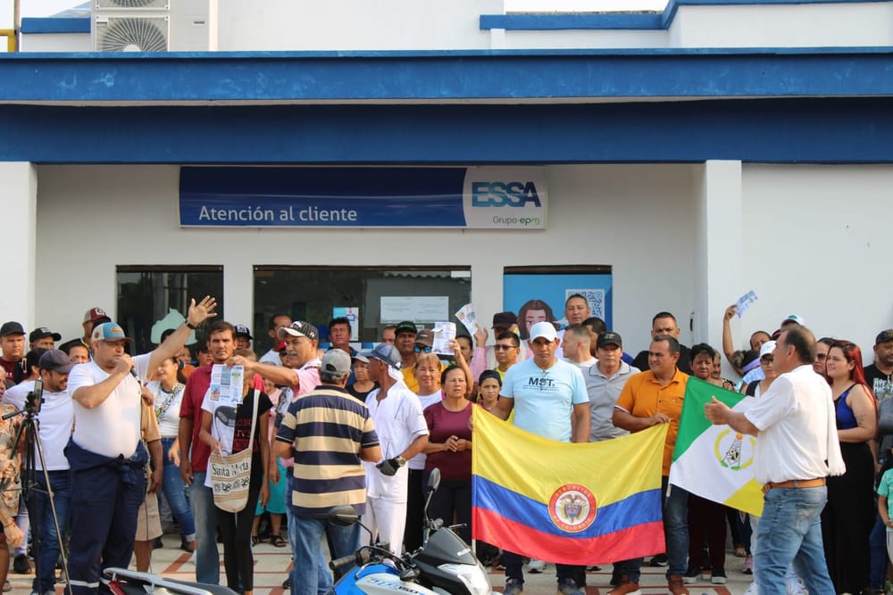 Protesta masiva en Sabana de Torres por tarifas eléctricas excesivas imagen de la publicación