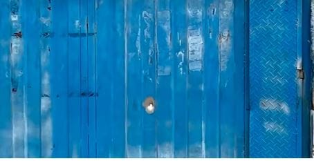 Vuelve y juega : Criminales balearon la fachada de otra empresa en Barrancabermeja imagen de la publicación