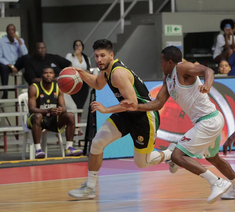 Búcaros ganó y es líder del baloncesto imagen de la publicación