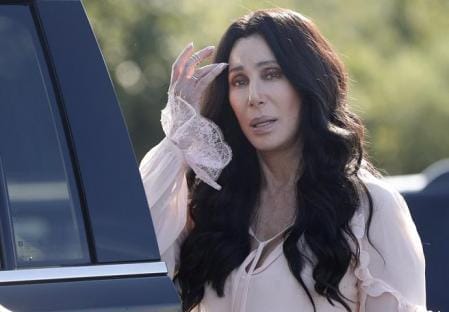 La verdad sin filtros: Cher revela por qué prefiere hombres jóvenes imagen de la publicación