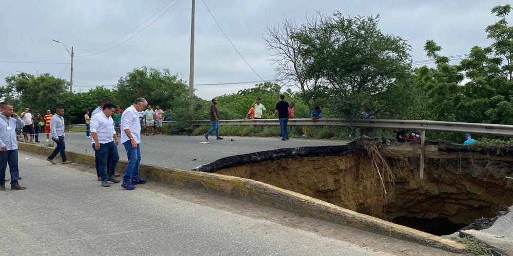 Desplome de puente en Atlántico causa cuatro muertes y tres heridos imagen de la publicación