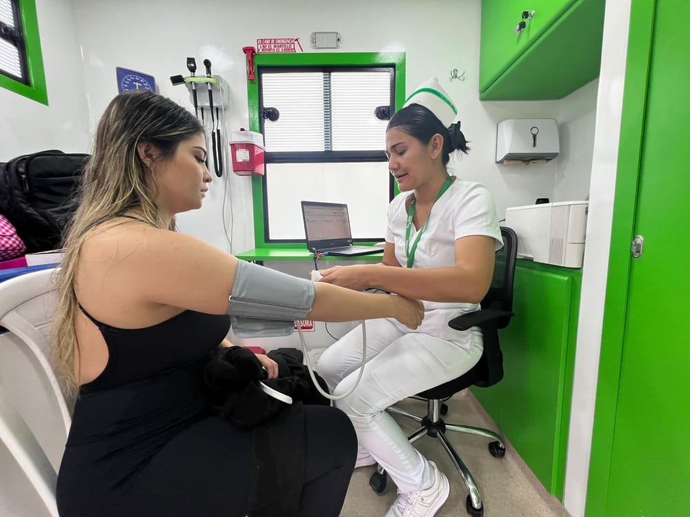 Acercamiento a la comunidad para una atención médica integral imagen de la publicación