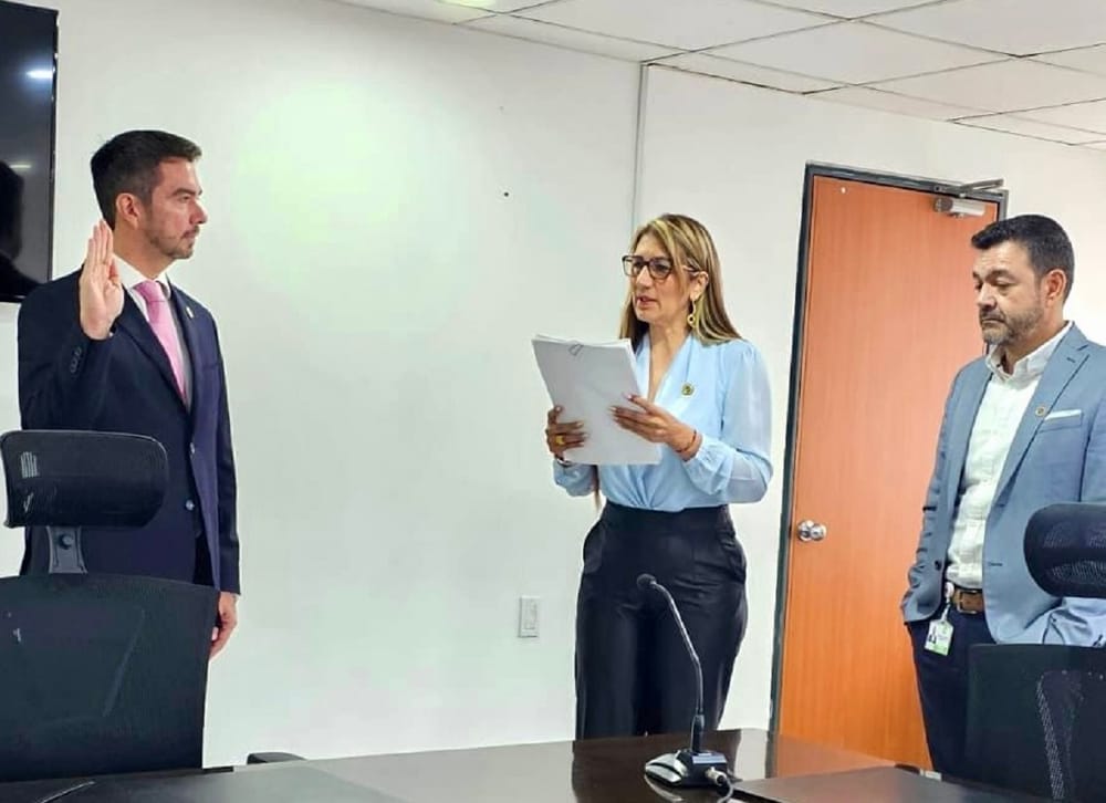 Juan Camilo Beltrán se posesionó como nuevo Director del IMEBU imagen de la publicación