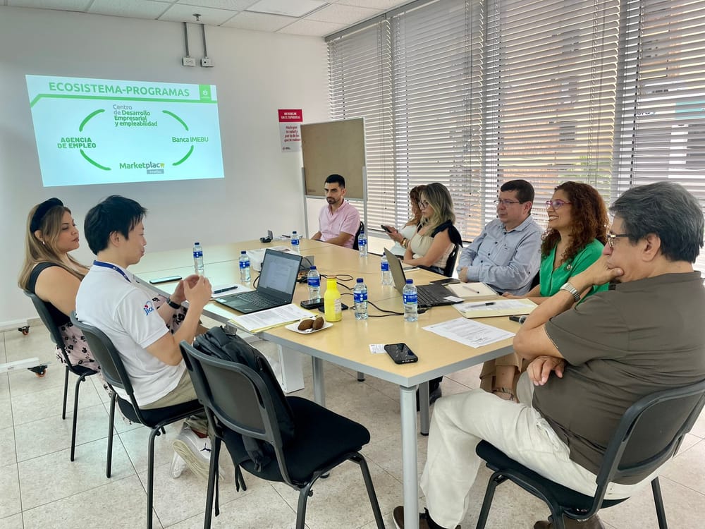 Intercambio de saberes con el voluntario Kazunori Sasao imagen de la publicación