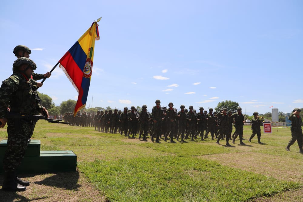 Servir a la patria es un honor imagen de la publicación