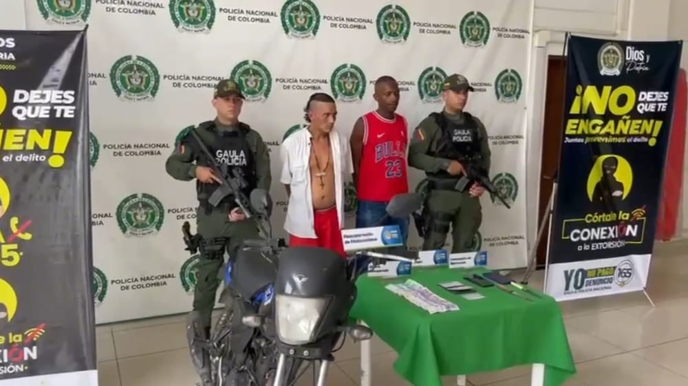 Capturan a dos hombres por extorsión en Bucaramanga imagen de la publicación