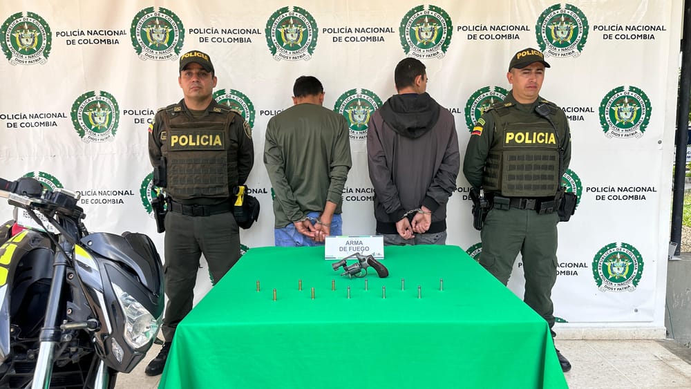 Par de criminales fueron sorprendidos armados y dando vueltas en Ricaurte imagen de la publicación