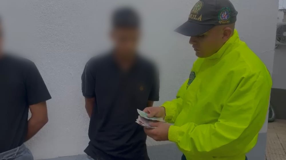 Extorsionistas fueron sorprendidos en pleno cobro en Sabana de Torres imagen de la publicación