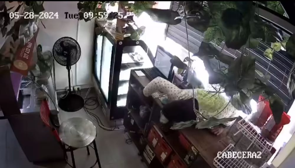 Criminal aprovechó descuido y se robó un celular en Cabecera imagen de la publicación