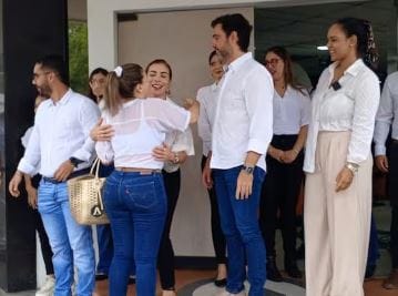 Empresarios se abrazaron contra la extorsión imagen de la publicación