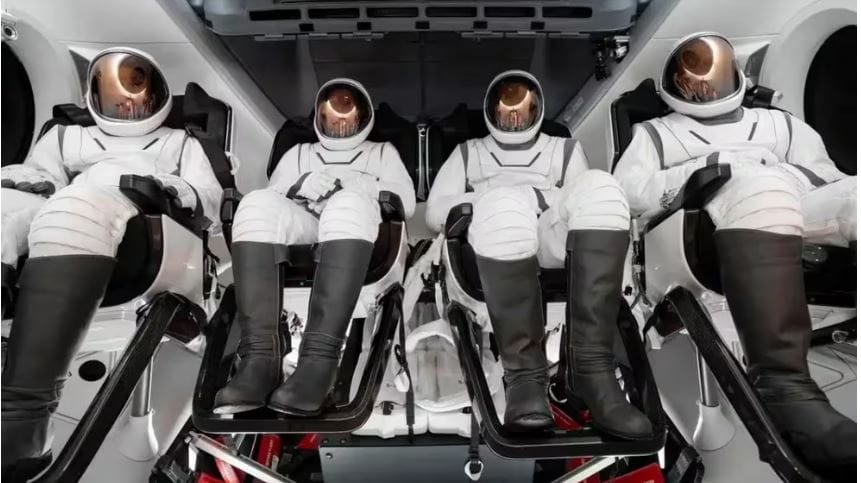 SpaceX presentó su novedosa línea de trajes espaciales imagen de la publicación