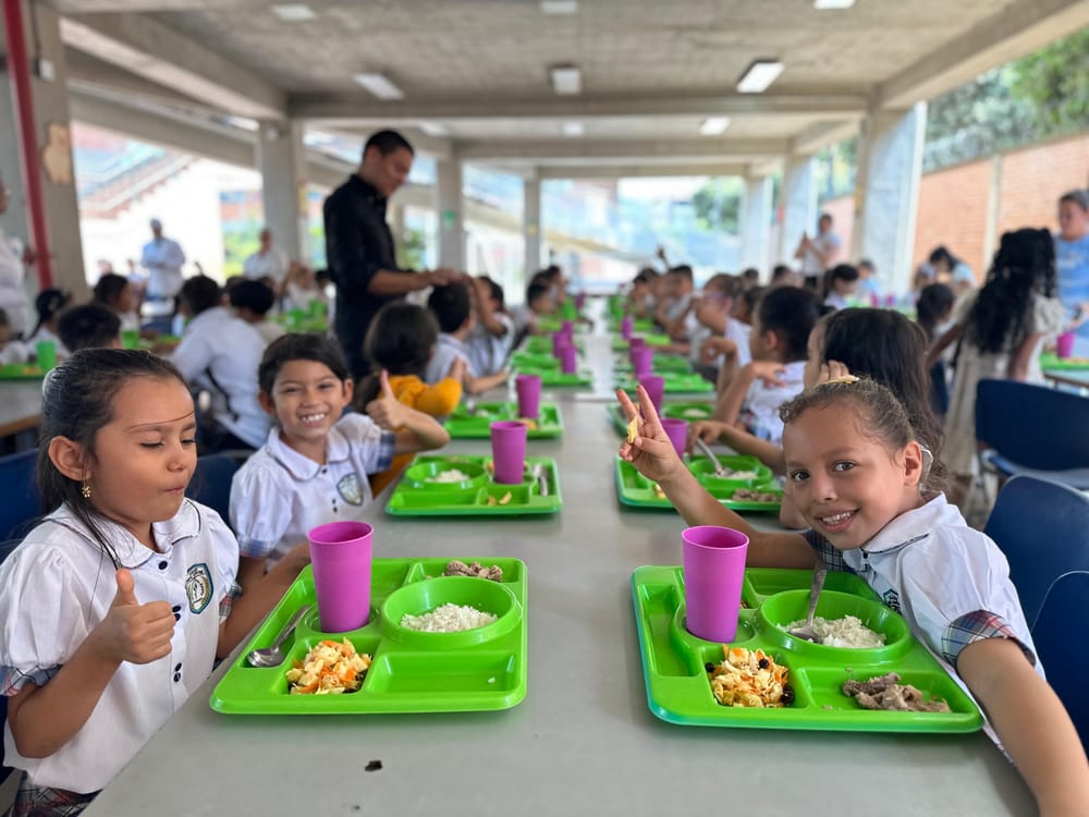 Girón asegura continuidad del PAE para sus estudiantes imagen de la publicación