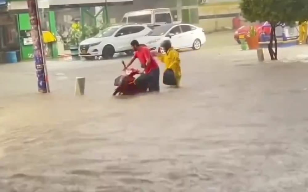 Barrancabermeja colapsada y bajo el agua tras fuerte aguacero imagen de la publicación