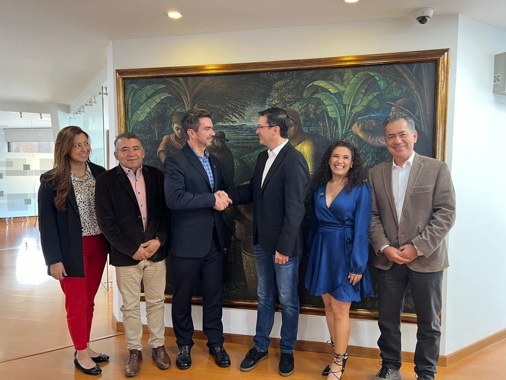 Gestionadas millonarias ayudas para caficultores bumangueses imagen de la publicación