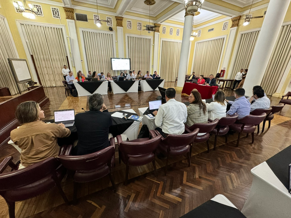 Vías, agua y desarrollo en Santander imagen de la publicación