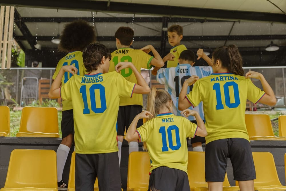 Offcorss celebra la pasión por el fútbol con camisetas personalizadas para niños y adultos imagen de la publicación