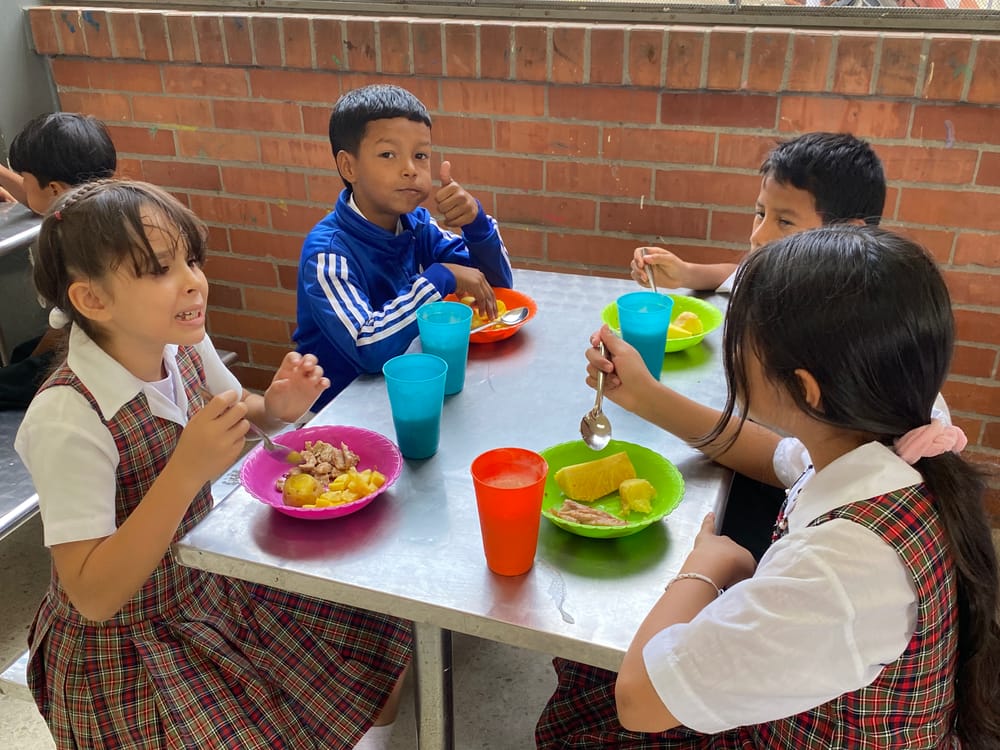 Nuevo PAE en Girón beneficiará a 1,700 estudiantes con alimentos preparados en sitio imagen de la publicación