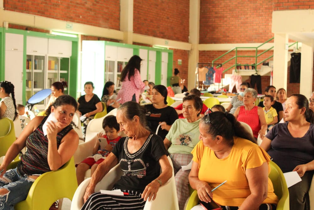 Madres cabeza de familia recibieron apoyo con la “Ropatón” imagen de la publicación