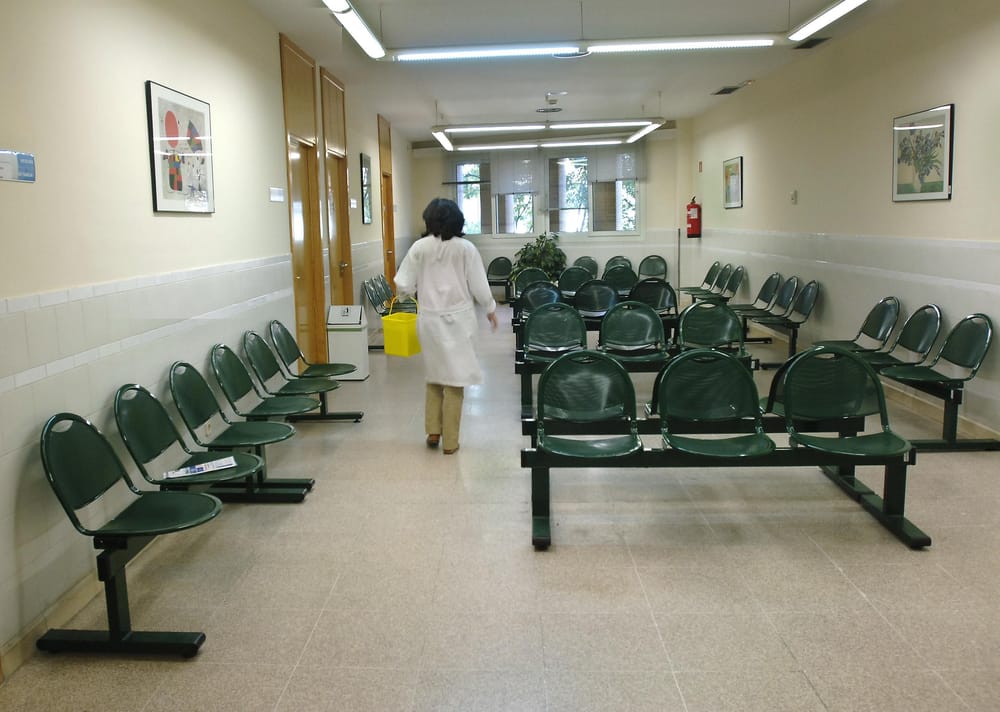 Por bajos ingresos médicos en Colombia prefieren laborar en el exterior imagen de la publicación