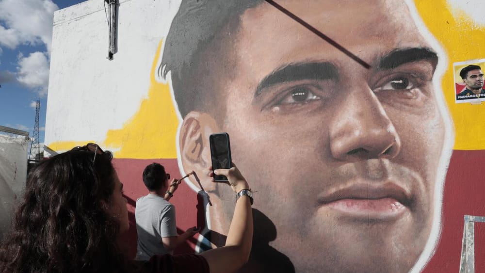 Falcao inmortalizado en el Campín: el mural de 'Cacerolo' celebra su llegada a Millonarios imagen de la publicación