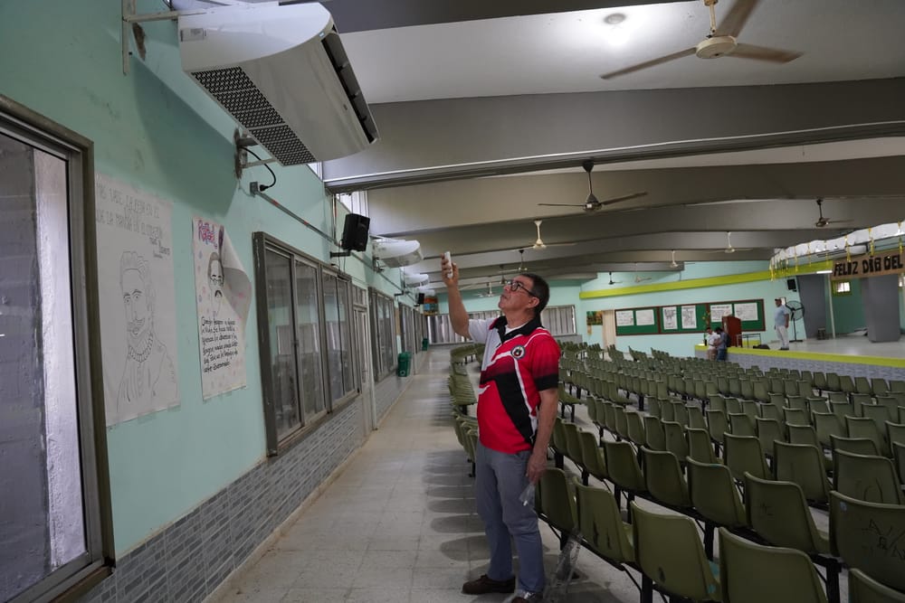 Con aires acondicionados mejoran las condiciones en los colegios oficiales de Barrancabermeja imagen de la publicación