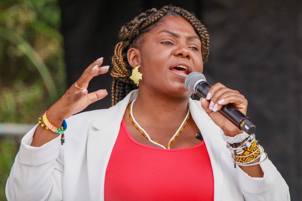 Proyectil impacta vehículo de seguridad de Francia Márquez en Cauca imagen de la publicación