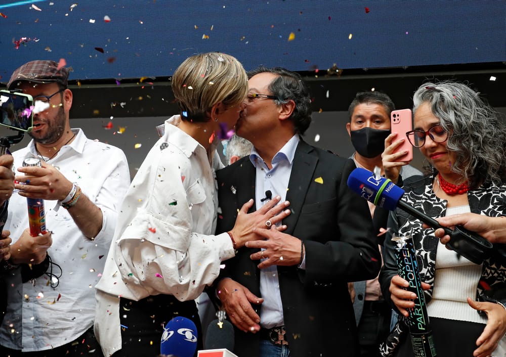 Gustavo Petro y Verónica Alcocer fortalecen lazos con Francia en visita a París para la inauguración de los Juegos Olímpicos 2024 imagen de la publicación