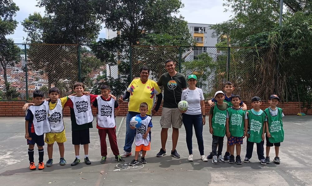Secretaría de Desarrollo de Bucaramanga llegó a Ciudad Venecia con 'Métele el Gol a las Drogas' imagen de la publicación