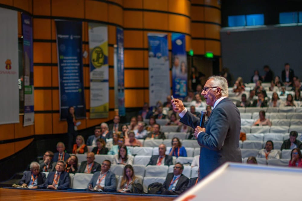 Ministro de Salud en congreso: “reforma a la salud solo con acuerdo de todos los sectores” imagen de la publicación