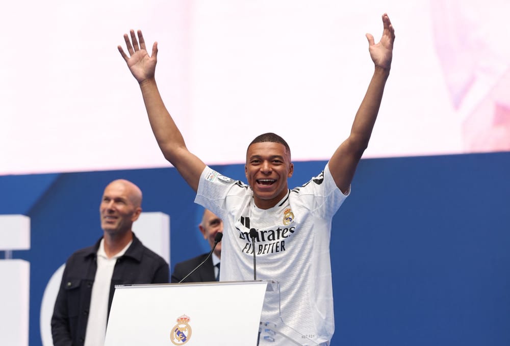 Presentación de Kylian Mbappé en el Bernaneu: 'Voy a dar la vida por este club' imagen de la publicación