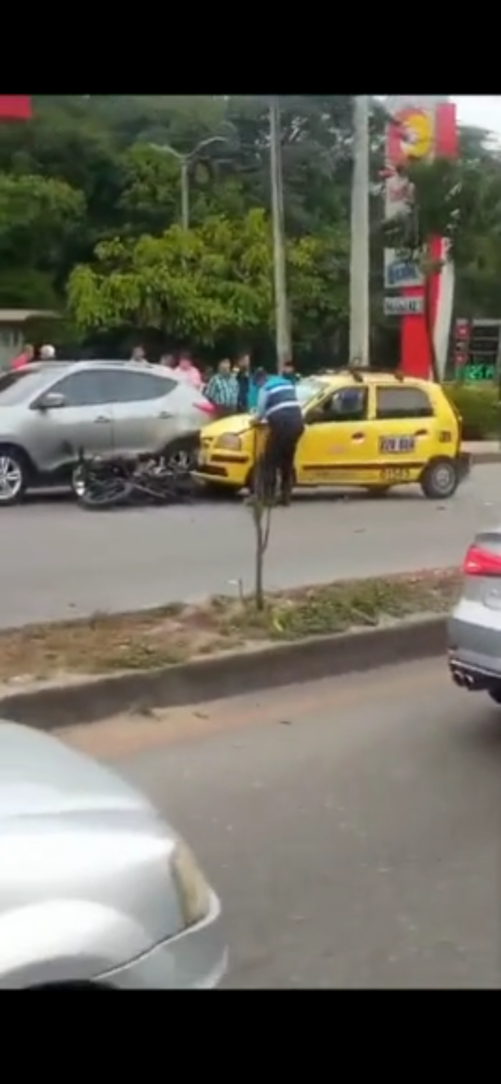 Cuatro vehículos se estrellaron en el Puente El Bueno imagen de la publicación